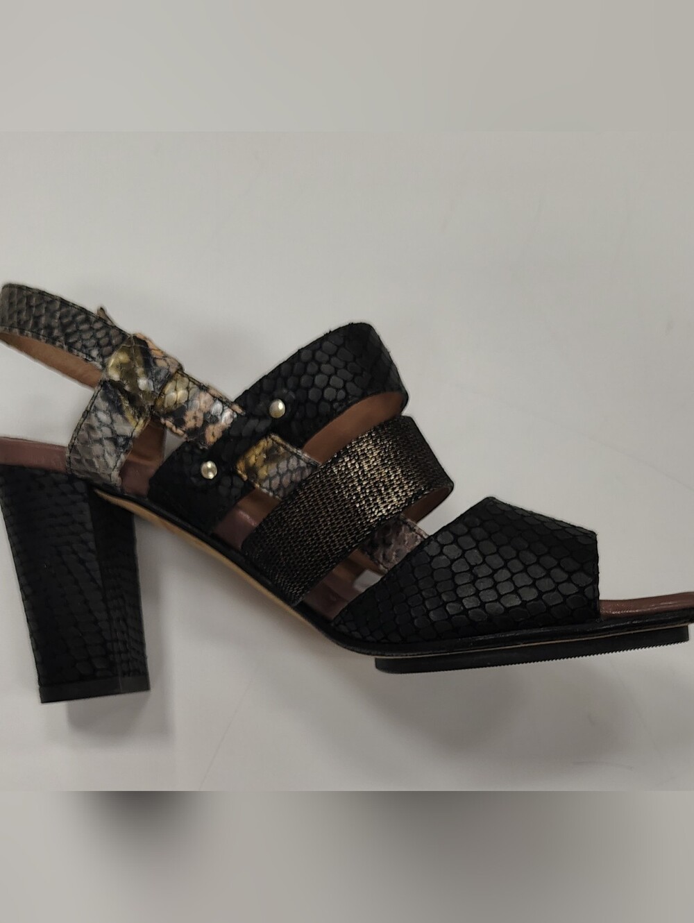 Anyi Lu Black Handcrafted Leather Multi-Texture Snakeskin Block Heel Sandals 6